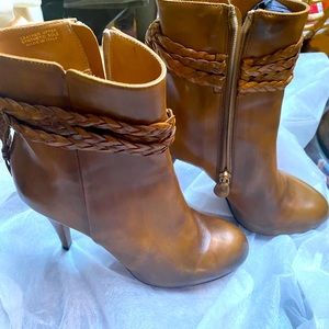 4 inch height , gorgeous booties